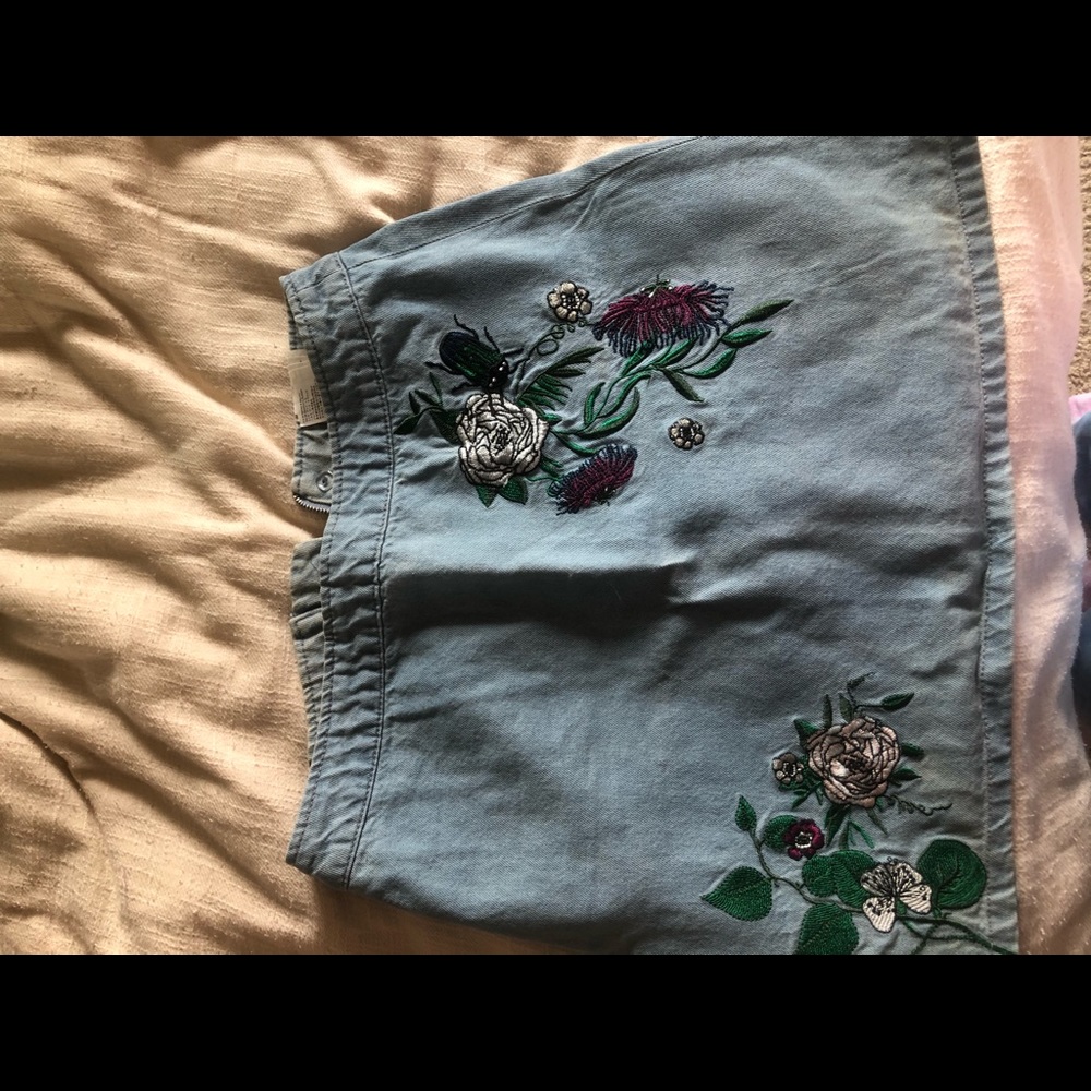 Floral mini skirt